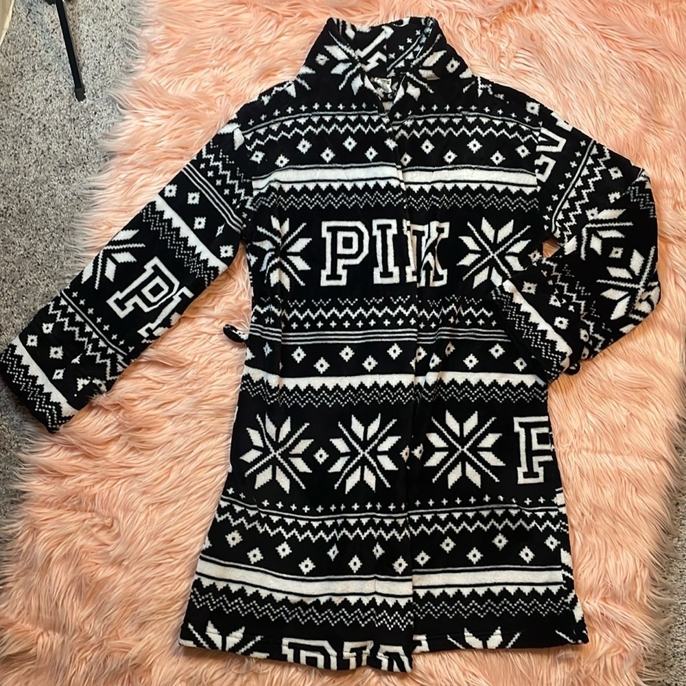 PINK Victoria’s Secret Black & White Snowflake‎ Open Front Plush Robe Size XS